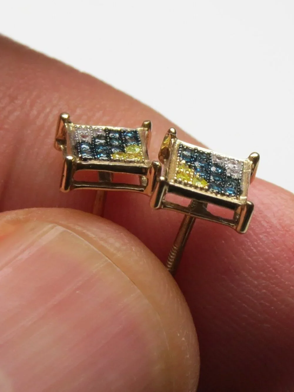 10k Diamond Men's Studs Earring